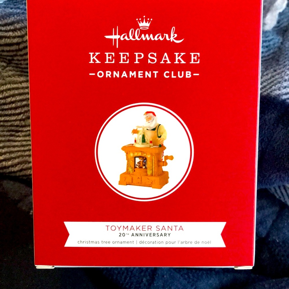 Hallmark keepsake ornament with light, sound and motion